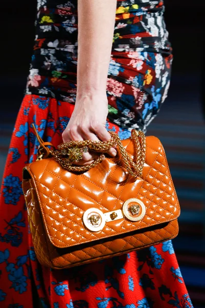 Look 35